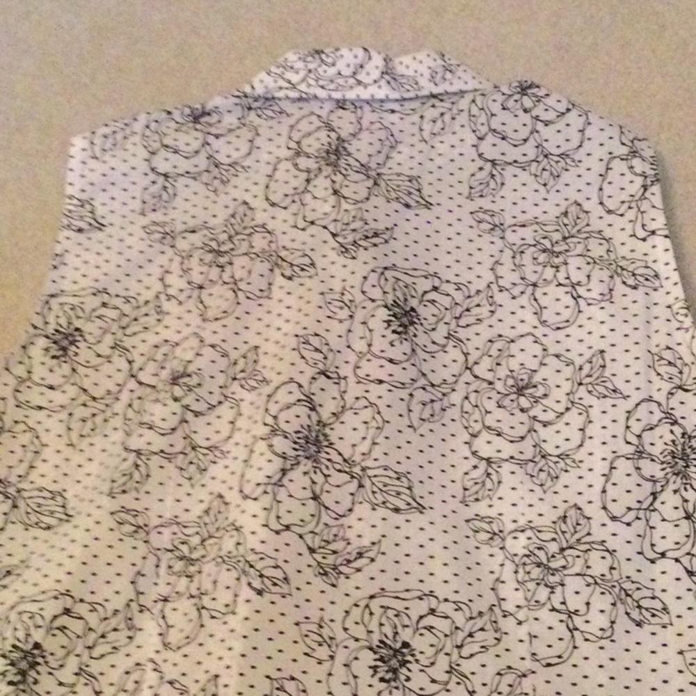 Talbots Sleeveless Floral Pattern Button Down Shi… - image 4